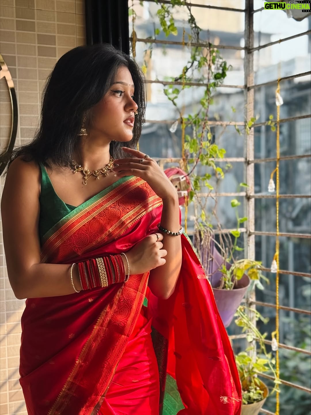 Sejal Jadhav - 24.9K Likes - 🌹🪔🌙📜✨
.
.
.
.
.
.
.
📸 - @atharva_ware_31 
{ paithani saree, Suta Bombay, Maharashtrian lookbook, saree, traditional, desi girlie, bindi, chudiyan, desi fit, desi aesthetics, desi, desi core, love, old aesthetics, vintage, Marathi song, Marathi old song, trending, vintage aesthetics, reels, trending audio, songs, explore, explore page }
.
#happydiwali #fyp #fypシ #foryou #paithani #likeforlikes #ootd #traditional #saree #diwali2025 #marathi #marathisong #outfitoftheday #fashionista #lookbook #style #styleoftheday #stylediaries #aesthetic #ａｅｓｔｈｅｔｉｃ #whatiwore #theeverydayproject #instagram #instagood #instadaily #instamood #trendy #trending #sejaljadhav