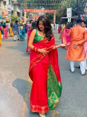 Sejal Jadhav Instagram - š¹šŖššāØ
.
.
.
.
.
.
.
šø - @atharva_ware_31
{ paithani saree, Suta Bombay, Maharashtrian lookbook, saree, traditional, desi girlie, bindi, chudiyan, desi fit, desi aesthetics, desi, desi core, love, old aesthetics, vintage, Marathi song, Marathi old song, trending, vintage aesthetics, reels, trending audio, songs, explore, explore page }
.
#happydiwali #fyp #fypć· #foryou #paithani #likeforlikes #ootd #traditional #saree #diwali2025 #marathi #marathisong #outfitoftheday #fashionista #lookbook #style #styleoftheday #stylediaries #aesthetic #ļ½ļ½
ļ½ļ½ļ½ļ½
ļ½ļ½ļ½ #whatiwore #theeverydayproject #instagram #instagood #instadaily #instamood #trendy #trending #sejaljadhav