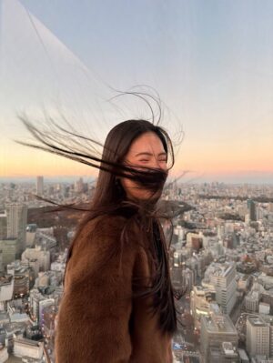 Sela Guia Instagram - Merry Christmas everyone!!!🎄❤️🧸 throwback to Shibuya Sky vs me and my hair haha! 🤭 lots of Christmas love to you all!