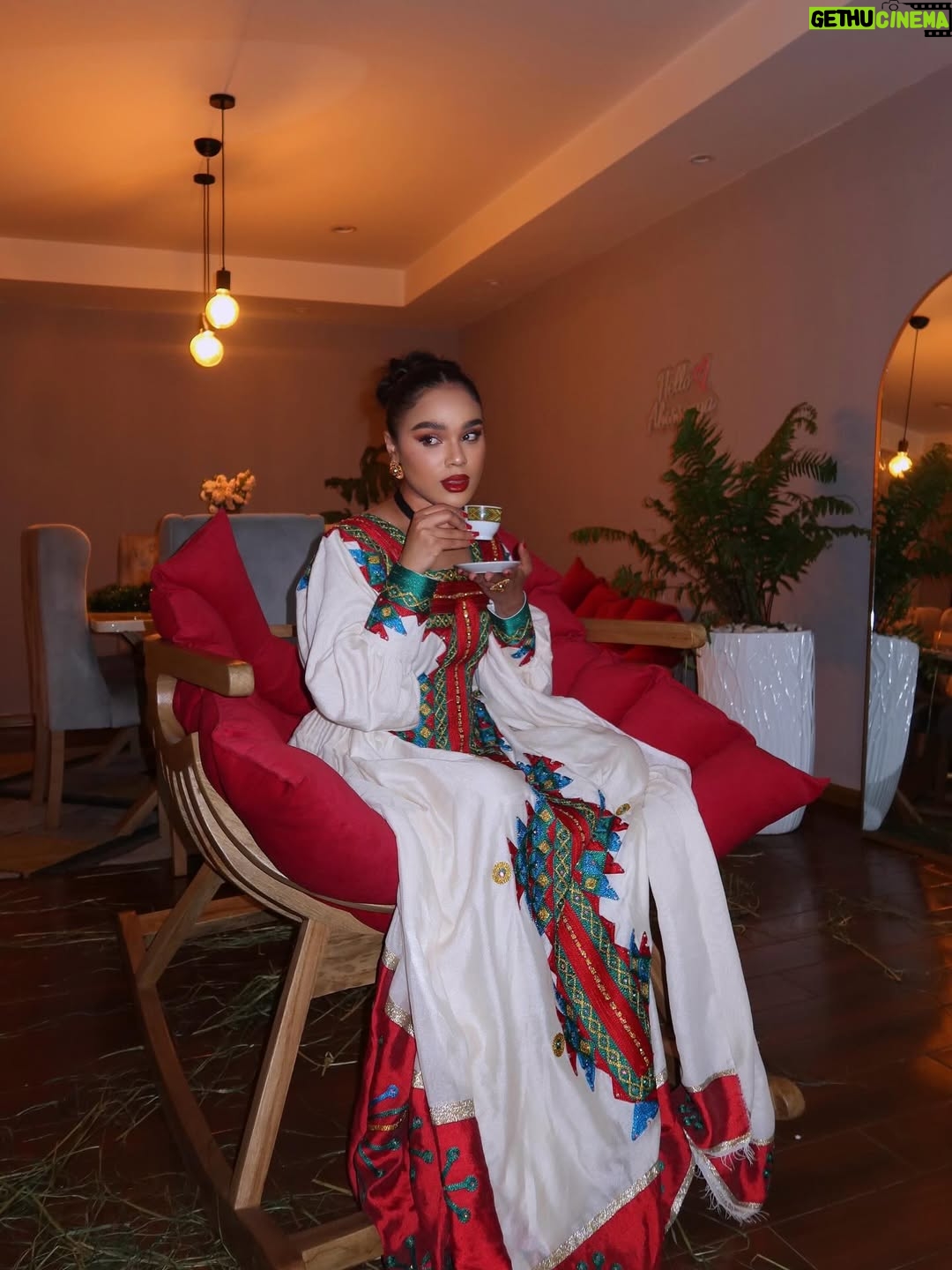 Selam Tesfaye - 41.4K Likes - መልካም ገና! 
.
.

Dress from shibshbo 
For order 0962308826