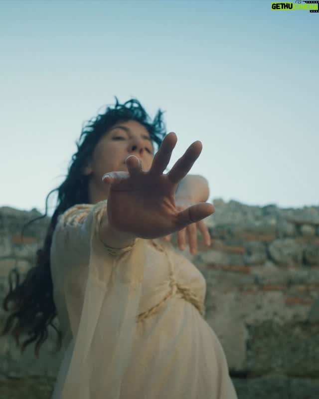 Selen Uçer - 3.5K Likes - Annesinin hayaletini bulma umuduyla yola çıkan bir kadının fantastik öğelerle bezeli öyküsü.
GÜNDÜZ APOLLON GECE ATHENA 26 Eylül’de vizyonda!

Ezgi Çelik’e Barış Gönenen, Selen Uçer, Gizem Bilgen, Melih Düzenli ve Neyra Kayabaşı eşlik ediyor.
Yıllar sonra beyazperdede Türkiye sinemasının iki usta ismi Deniz Türkali ve Lale Mansur. 

Side Antik Kenti’nde geçen hem muzip hem duygusal bir masal.