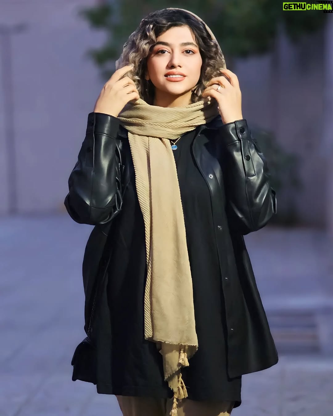 Serna Amini - 0.9 Million Likes - اینجا مشخص میشه متولدین چه ماهی از همه بیشترن 👇😎
یه خصوصیت خوب و بد از ماه تولدت بگو

خودم " دی " 🤟
خصوصیت : خیلی صبوریم ،فعال و کوشا 
ولی متاسفانه زودرنج 🙃💜