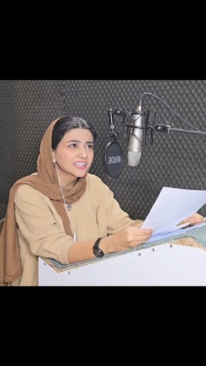 Serna Amini Instagram - یه تجربه شیرین و دوست داشتنی ، در کنار استاد رزاقی عزیز و دوست عزیزم مهتاب ✨️

پ.ن 
حرفه و رشته ی دانشگاهی  من فیلمسازی هستش و تمام تمرکزم روی اون بخش ، این فقط یک تجربه ی شیرین بود که دوست داشتم به اشتراک بزارم❤️ 
@yaserrazzaghi.official 
@mahtab.abdollahi_