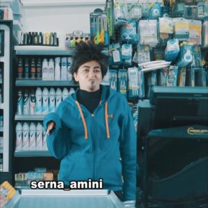 Serna Amini Instagram - خب خب اینم کلیپی که اندازه پنج تا کلیپ زحمت داشت مرسی که بهم انرژی میدید 
🙏🌹😍
شما فکر میکنید صد سال دیگه چی میشه ؟😂
ممنون از پیمان جاجرمی عزیز بابت جلوه های ویژه ی این کار که خیلی خفنه تو کارش 👇
@peyman.jajarmi 
.
ممنون از جواد خواجوی عزیز بابت دوبله ی قسمت ربات 😂🙏🌹
@javadkhaajavi 
.
و ممنون از شما عشقا که همیشه هستید
 😍🙏

نویسنده ، کارگردان ، بازیگر 
@serna_amini