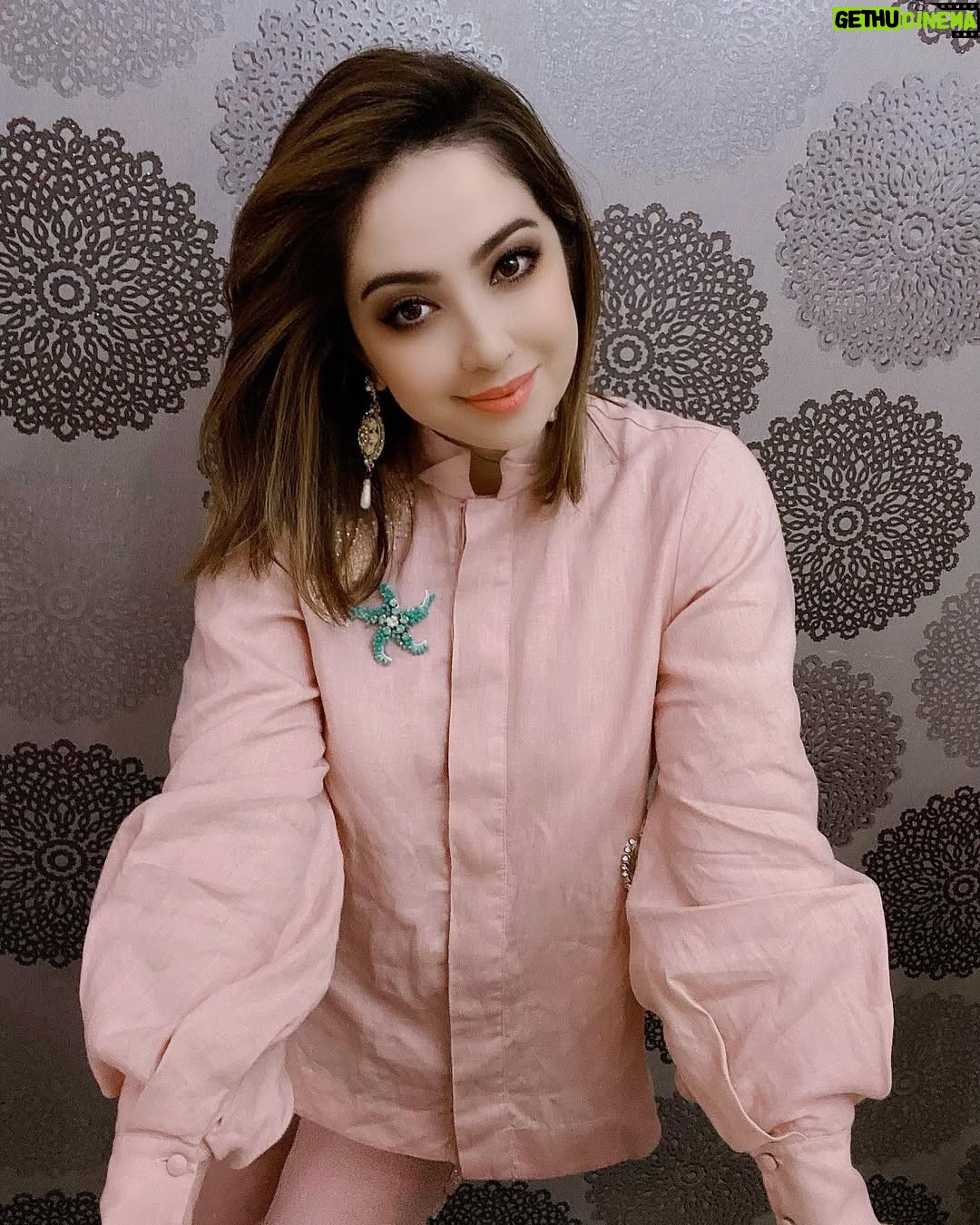 Sevinch Mo'minova - 62.6K Likes - ❤️💜💚💙🧡