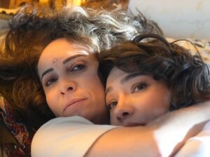 Sezin Bozacı Instagram - 💛 #delisevde #sevdeana #melek #halefköklerinçağrısı @mostproduction @halefdizi @nowtvturkiye