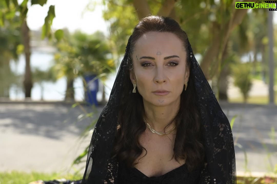 Sezin Bozacı - 5.3K Likes - 🖤 #sevdeana #delisevde #halefköklerinçağrısı @mostproduction @halefdizi