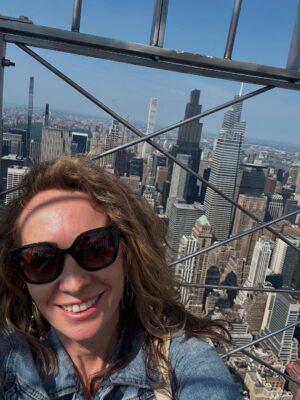 Sezin Bozacı Instagram - Concrete jungle where dreams are made of🗽#newyork