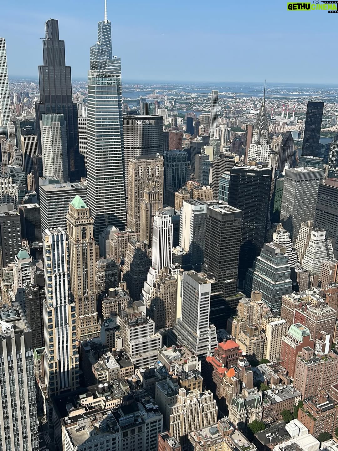 Sezin Bozacı - 30K Likes - Concrete jungle where dreams are made of🗽#newyork