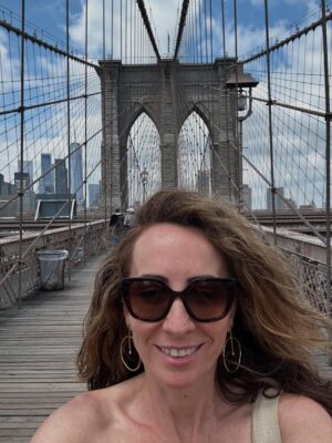 Sezin Bozacı Instagram - Concrete jungle where dreams are made of🗽#newyork