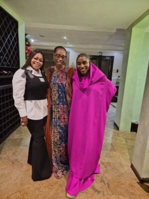 Shaffy Bello Instagram - Yesterday was Beautiful. 🙏🏾🎂☮️
Seated at the table were some of her loved ones she curated in a haste to celebrate with her.
The undeniable Amazon we call OPEYEMI ADAMOLEKUN 💕 @yemiagrace
The (just exited director of #eie “Enough is Enough” Nigeria)
A VISIONARY LEADER.
A CHANGE CHAMPION.
A NATION BUILDER.
A VOICE FOR THE CITIZENS!
A JESUS BABY GIRL💕
Last year she turned 50🎉 and God was at the center of it all.
This year at 51…God revealed himself to us at the table with a verse by @tybello that HE “God is into Craftsmanship” (even Cameras 😁IYKYK) you had to be “at the table”……
I Love you Yemi. Thank you for the moments we share together INTENTIONALLY. Thank you for being one of those people I may not see often but when I do…We Pour into one another.
I ALWAYS leave “Balanced” and motivated with you. For that I am grateful. (Because …No be today ooo! E don tay 😁)
Happy Birthday darling 🎂🍾🥂🎉💕
Here’s to “More”
To the Next Chapter
To Purpose.
To Fulfillment.
…and to the road that may have detours, but will eventually lead us to Our Father’s House. (Jesus’s House) 🍾🥂🙏🏾💕