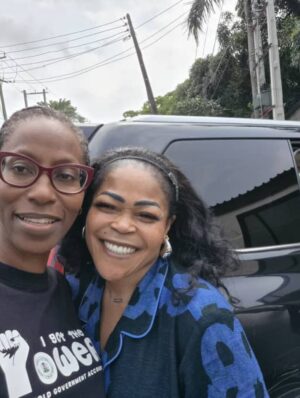 Shaffy Bello Instagram - Yesterday was Beautiful. 🙏🏾🎂☮️
Seated at the table were some of her loved ones she curated in a haste to celebrate with her.
The undeniable Amazon we call OPEYEMI ADAMOLEKUN 💕 @yemiagrace
The (just exited director of #eie “Enough is Enough” Nigeria)
A VISIONARY LEADER.
A CHANGE CHAMPION.
A NATION BUILDER.
A VOICE FOR THE CITIZENS!
A JESUS BABY GIRL💕
Last year she turned 50🎉 and God was at the center of it all.
This year at 51…God revealed himself to us at the table with a verse by @tybello that HE “God is into Craftsmanship” (even Cameras 😁IYKYK) you had to be “at the table”……
I Love you Yemi. Thank you for the moments we share together INTENTIONALLY. Thank you for being one of those people I may not see often but when I do…We Pour into one another.
I ALWAYS leave “Balanced” and motivated with you. For that I am grateful. (Because …No be today ooo! E don tay 😁)
Happy Birthday darling 🎂🍾🥂🎉💕
Here’s to “More”
To the Next Chapter
To Purpose.
To Fulfillment.
…and to the road that may have detours, but will eventually lead us to Our Father’s House. (Jesus’s House) 🍾🥂🙏🏾💕
