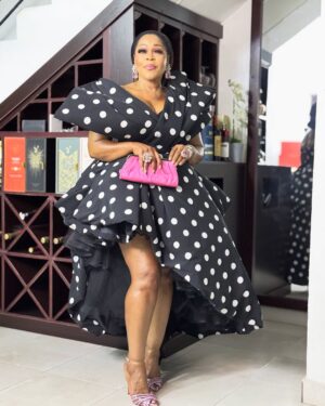 Shaffy Bello Instagram - Last Night for @veekee_james 30th Birthday
Wearing this Couture piece from @ladybeellionaire_luxury
It was a Naughty and Nice kinda feeling for me.
You feel me? 🖤🤍🖤🩷🤍🖤🤍
👗 : @ladybeellionaire_luxury
SHE IS NOT FOR A SEASON. SHE IS FOR A REASON. 💕
#oluwalonishaffy
#shaffyofthemosthigh
#bankable
#childofgrace
#sage
#QSB