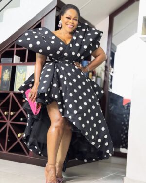 Shaffy Bello Instagram - Last Night for @veekee_james 30th Birthday
Wearing this Couture piece from @ladybeellionaire_luxury
It was a Naughty and Nice kinda feeling for me.
You feel me? 🖤🤍🖤🩷🤍🖤🤍
👗 : @ladybeellionaire_luxury
SHE IS NOT FOR A SEASON. SHE IS FOR A REASON. 💕
#oluwalonishaffy
#shaffyofthemosthigh
#bankable
#childofgrace
#sage
#QSB