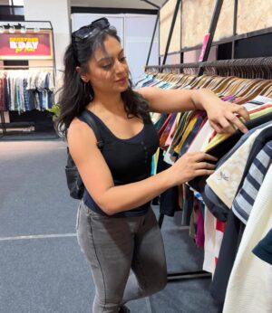 Shafina Shah Instagram - Okay, If you know me well, you’ll know I love @beinghumanclothing by @beingsalmankhan ❤️🫶🏽😍 Love  the whole ethos behind the brand. So I’m finally topping up my collection. This is probably the first trip of many… 😁 🛍️ 
Loving my new tops and jeans! I’ll be sure to share what I’ve got stay tuned 😏 boys and girls 🫰🏽❤️🫶🏽🙏🏽
.
Happy Birthday to the one with truly a big heart @beingsalmankhan MASSIVE Respect to you 🙏🏽 
.
.
.
#cakefakebirthday #salmankhanbirthday #sk60 #beinghuman