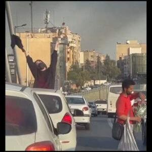 Shaghayegh Dehghan Instagram - .
به من گفتى تا كه دل دريا كن...

🌹🌹🌹🌹