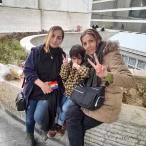 Shaghayegh Dehghan Instagram - .
يه روز، وقتى پسرم كوچيك بود گفت "مامان ميدونى؛ "حيوونا، نرهاشون قوى و باشكوه ان، ماده هاشون اما شهامتشون بيشتره مخصوصاً وقتى بچه دارن!"

_شما ماده بَبرهاىِ زخمى و خشمگينِ فرزند از دست داده اين! 
هر روز به شما فكر ميكنم، هر روز، روز شماست!
@zeynab_molaei.rad 
@leilymahdavi5866 

#سياوش_محمودى 
#كيان_پيرفلك