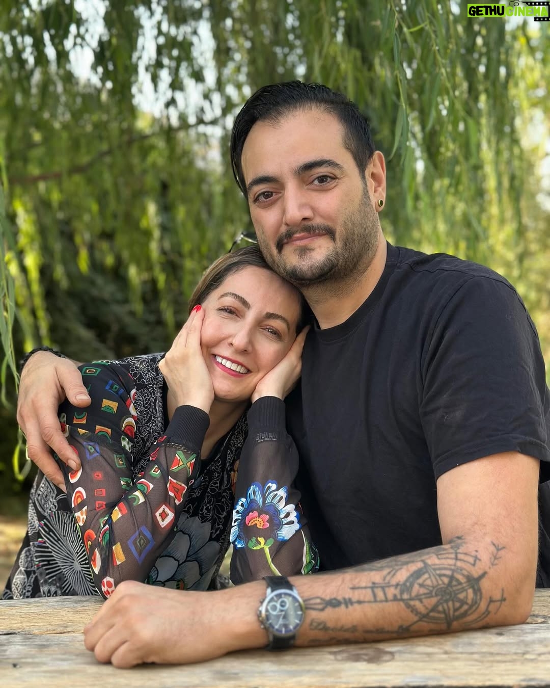 Shaghayegh Dehghan - 295.2K Likes - ٠

جهان استوار نمی‌ماند،
مگر با سری خمیده
بر شانه‌ی کسی که دوستش داریم...

#سوزان_علیوان 
ترجمه: #سعید_هلیچی 

#برادرم 
_مهرماه، جاجرود