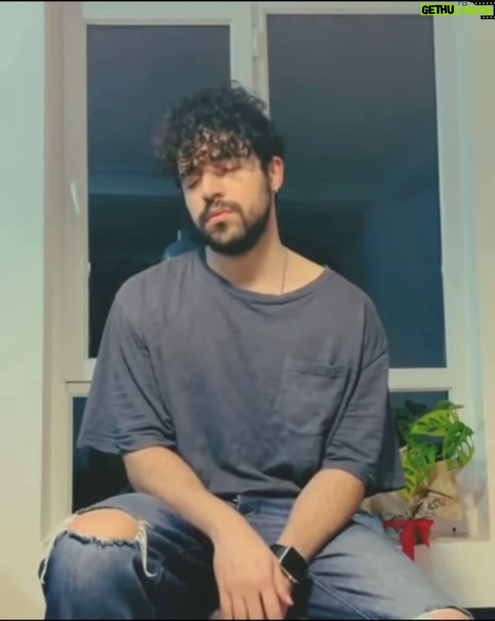 Shaghayegh Dehghan - 167.5K Likes - یه روزم توی کوچه ی ما عروسی میشه
من برات، میکنم شهرو جشن و سور...

جشن و سور رو تو اين دنياى تلخ برامون به ارمغان آورد! 

پسرِ خوب 
هنرمند 
قهرمان 
بمونى برامون
‏@shervinine 
"بيمه ى عمر"