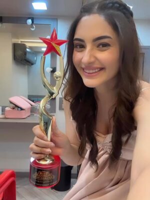 Shagun Sharma Instagram - My first Star Parivaar Award! 🏆🧿💜🥹 
Never thought I’d receive my very first award in a " PANGEBAAZ category" but here it is. 🧿

Behind this trophy lies a long, beautiful, and challenging journey… one that my family has been a part of through every high and every low.
To my Mom and Dad @sushmasharma04 @niranjansharma348  who always stood by me, you’ve always protected me. I truly believe that when you have your parent's blessings, you’re bound to win. And this win… is just the start of many more to come. 🧿🧿🧿

To my sister @yaaneeabharadwaj  who was so confident that playing a negative character would take me places I never even imagined. You told me there shouldn’t be any second thoughts and your confidence was a very big force that derived me to think that I had to do Pari. 🧿💜
Taking up Pari was never just my decision; it was a well-thought, well-explained, and beautifully guided one thanks to @gandhi_aman_  You saw the depth and strength in the character before I did, and you pushed me to see it too. So thank you, Thankyou to that one call of yours 💜🧿

A huge thank you to @ektarkapoor  for trusting me with such a powerful role, and for always creating stories that give actors like me a chance to shine. 🥰
@balajitelefilmslimited for being my second home and making every shoot day such a joy truly 🧿🥳
@smritiiraniofficial for being such an inspiration not just as an actor, but as a person. Sorry for troubling you and @amarupadhyay_official but you how much i respect you and i am grateful to be sharing screen with you 🥹🧿

@muzzudesai i think its a blessing to have you as a director 
@khwaja_mughal13 
 @siddharttha_vankar  @aakanshashukla0803 @ananticasahir  the Entire Crew and to all my co actors it is because of all of you. This award isn’t mine alone it belongs to each one of you.

To my fans, thank you for loving Pari, even when you were supposed to hate her!
You all are my biggest motivation, and this one’s for you. I love you all 💜🧿🥳

And finally, to myself 🥰🫣thank you for not giving up. For showing up on tough days for believing that you deserve to be here. You did it. 🌟 
God am truly Grateful 🙏💜 
#ksbkbt #pari
@starplus #Spa2025