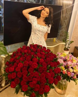 Shahzoda Matchanova Instagram - - Все относительно. 
- Относительно чего?
- Отношений. 
- И в чем там секрет?
- Закон крепких отношений прост: мужчина должен действовать, женщина вдохновлять. (с)

🤪