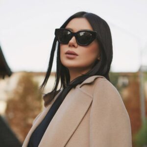 Shahzoda Matchanova Instagram - Так как я в статусе «ждун», посоветуйте мне сериалы, пожалуйста 🌝 длинные, турецкие, сопливые НЕ надо 😂 сабр йук😂 люблю мини сериалы. 
 А-ля «нечаянное фото» @kamolasalimbaeva_ 🌸