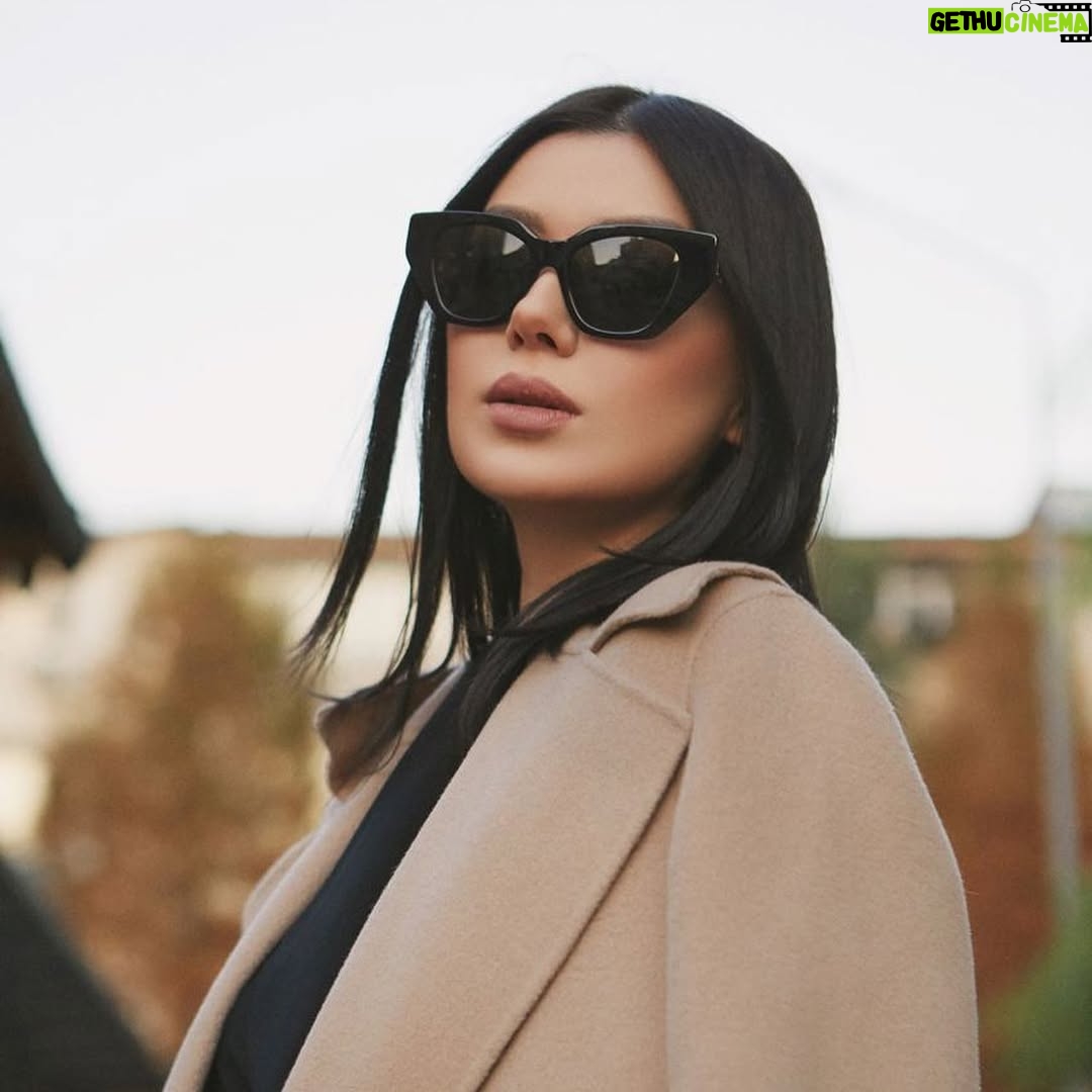 Shahzoda Matchanova - 40.7K Likes - Так как я в статусе «ждун», посоветуйте мне сериалы, пожалуйста 🌝 длинные, турецкие, сопливые НЕ надо 😂 сабр йук😂 люблю мини сериалы. 
 А-ля «нечаянное фото» @kamolasalimbaeva_ 🌸