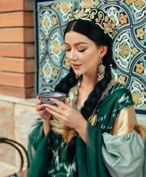 Shahzoda Matchanova Instagram - С наступающим праздником, мои дорогие! 🌸Пусть всегда наш общий дом, наша Родина - Узбекистан - цветёт! Пусть над нами всегда  будет мирное небо!🤲🏻 с Днём Независимости!🌸
#uzbekistan #uzbek #узбекистан #деньнезависимости