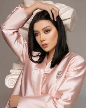 Shahzoda Matchanova Instagram - В предвкушении весны 🥰🌸
Photo by @kamolasalimbaeva_ 😘🌸