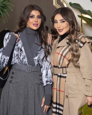 Shaima Ali Instagram - كُن راضياً .. وكأنك تملك كل شيء،
فما يكتبهُ الله لنا ألطفُ مما نشاء….
ياصباح الحب وراحة البال 💕