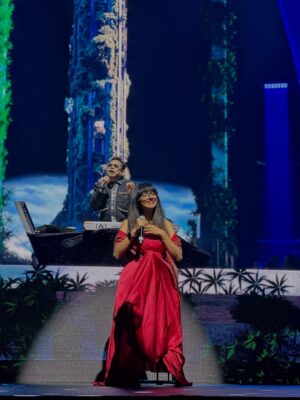 Shakthisree Gopalan Instagram - Happy birthday to the legend - THE greatest of all time @arrahman sir 🤍 thank you for the magic that is you✨also HBD @arrameen ! :) sharing some images from the archives! 🤍✨