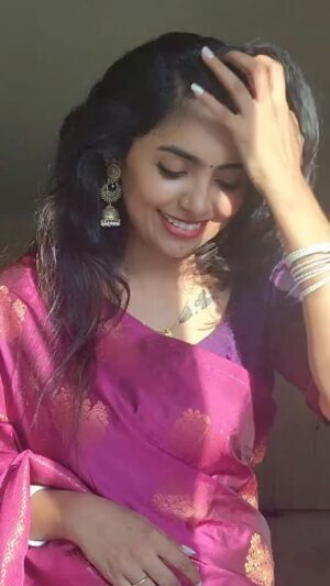 Shalini SJ Instagram - Enna pinne pettannu applications vannaotte😂😂😂😂

#lovestory #romance #dq #vikramadhityan #uae #fyp