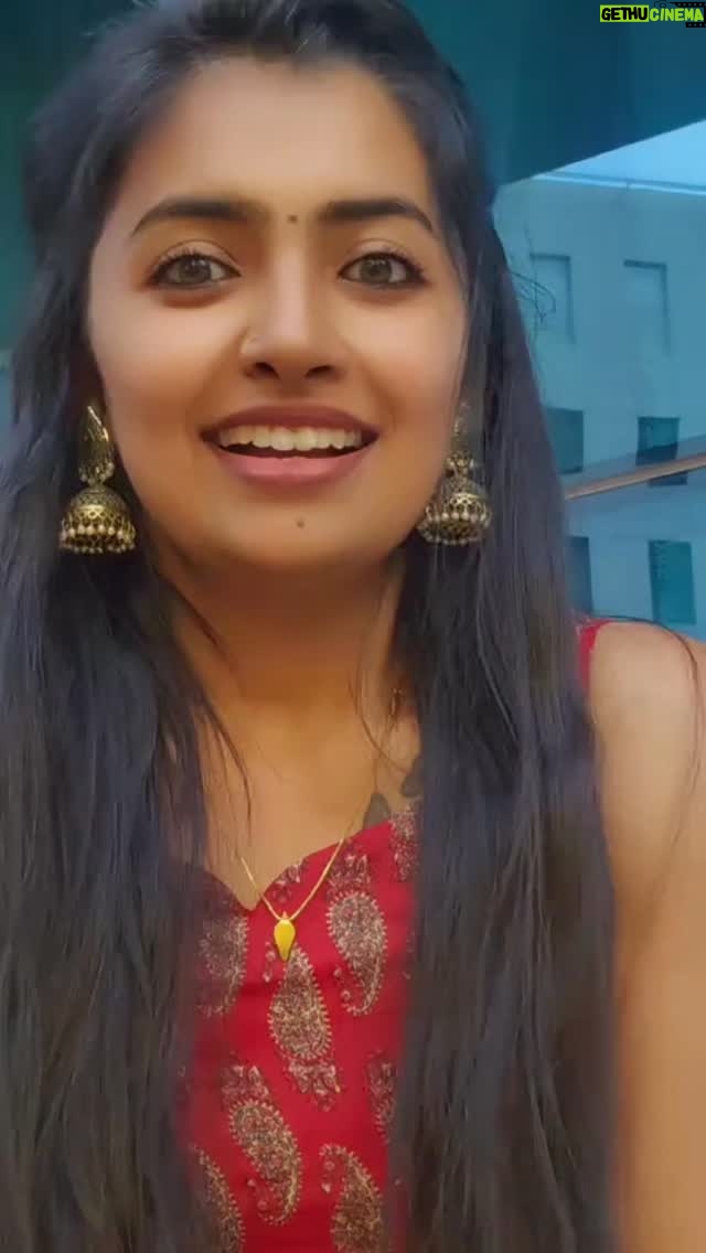 Shalini SJ - 5K Likes - 2025 was a meaningful journey.
It came with work struggles, new initiatives, lessons, and moments of sadness, madness, and loneliness. But I kept going.
My friends specially my "besties "...stood by me like a constant support, and my family made life smoother with their love.
This year shaped me—and 2026 will be the best. ✨

#fyp #uae #newyearsresolution #fyp