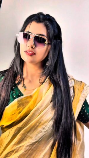 Shalini SJ Instagram - Kalyani.....trenidng song 😍❤️😍❤️😍

#traditional #sareelove #trenindingreels❤️ #ɪɴsᴛᴀɢᴏᴏᴅ #viralvideos