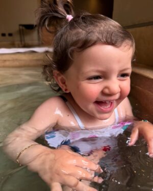 Sham Al Dahabi Instagram - Hydrotherapy & Jiji therapy together 🩵💙