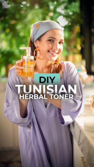Sham Al Dahabi Instagram - From Tunisian roots to my skincare shelf 🇹🇳✨ A herbal DIY toner made the traditional way—chamomile, rosemary & rose water. The same calming, aromatic mix our grandmothers trusted… bottled with love and heritage in every spritz 🌿🌸