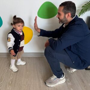 Sham Al Dahabi Instagram - Jiji’s first day at the nursery 🩵💙🩵 best بابي ever 😂🥰😍❤️ @ahelal1