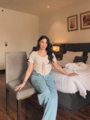 Shameen Khan Instagram - The beauty of genuine charms never fades, it blossoms more vibrantly with time 🌸🫧🦋

.
.
#instagram #love #winters #fyp #beauty #lahore #travel #pakistan #lovemyjob #work #hair #photoftheday
