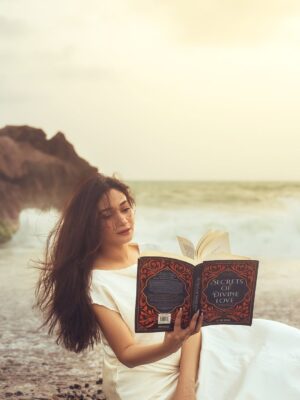 Shameen Khan Instagram - Let peace be your biggest luxury. 🤍
Not every shine comes from spotlight, Some glow from within🕊️🌸

#instagram #love #peaceful #viral #post #divinefeminine #effortlesscharm #luxury #dream #beauty #trend #workworkwork #look #photography #beach