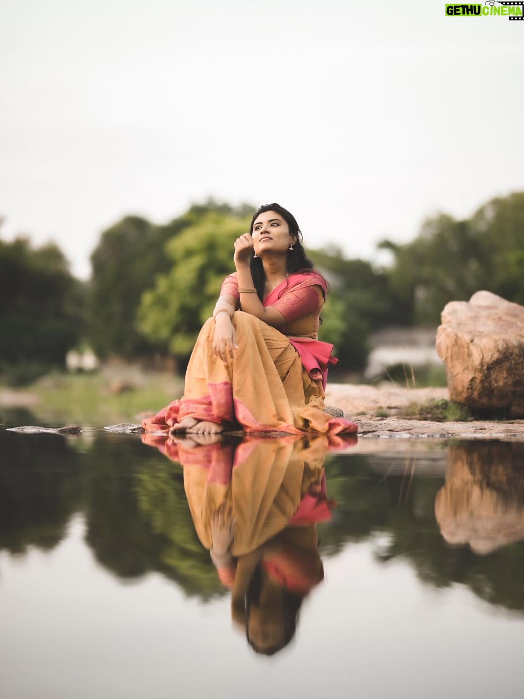 Shamni Mahe - 9.1K Likes - ♥️

Photographer @ranjith_story_teller 
Muah @ashmamd