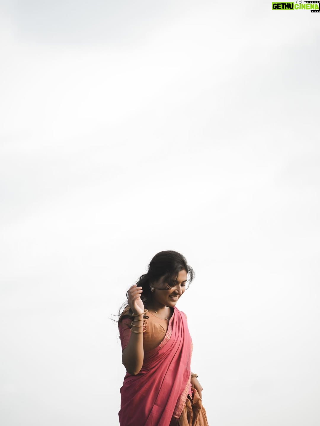 Shamni Mahe - 9.1K Likes - ♥️

Photographer @ranjith_story_teller 
Muah @ashmamd