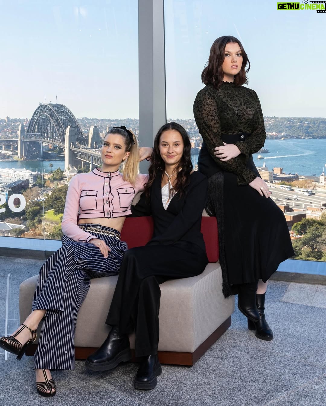 Shannon Berry - 33.6K Likes - thanks for letting me talk about my favourite show @primevideoaunz / @thewildsonprime 
Hair and Makeup: @drfreckleandmrhide