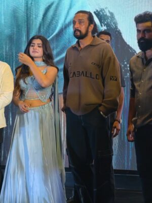 Sharanya Instagram - ಡಿಯರ್ ಹಸ್ಬೆಂಡ್ ಸಾಂಗ್ ಲಾಂಚ್ ನಲ್ಲಿ ಕಿಚ್ಚ ಜೊತೆ ಶರಣ್ಯ ಶೆಟ್ಟಿ..! 

#sharanyashetty #kicchasudeep #dearhusband #bangalore #yadavstuduios