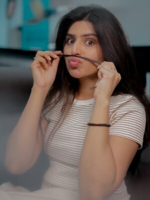 Sharanya Instagram - Husharuuuu 😛🫣

Pc @veer_.clicks 
#sharanyashetty #casualdress #photography