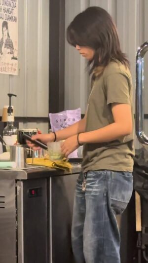Sharifah Shahirah Instagram - Bila rockers bukak ledai kopi rasa ..rasa ..apa apa jelah janji bukak @enjoyscorner