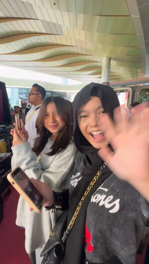 Sharifah Shahirah Instagram - Bila anak artis suka anak artis

Kami seronok dapat support from others ..so comel 

Oddah bersemangat ..

TTMM banyak tolong mengeratkan lagi ukhwah jugak..
So good to have 
@ekinmawi_cahaya  and cousin2 dia all the way jugak dtg suruh ayah dia mawi tuk jumpa odah..❤️❤️❤️

#helloputrajaya 
@astrogo.my