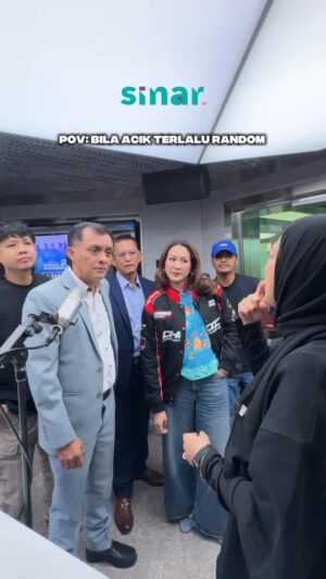 Sharifah Shahirah Instagram - Semua macam tak faham je Acik @shieraijoy tengah buat apa 😭😂🤣 

#TrioPetangSINAR #SINARMuzikRetroTerbaik