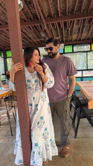 Sharmishtha Raut Instagram - आज मी खूप सुंदर film बघितली ज्याचं नाव आहे  #असंभव . Film बघितल्यानंतर सगळ्यांचा अभिनय ,अप्रतिम लिखाण , सुंदर चित्रीकरण हे सगळं खूप खूप आवडलं पण घरी घेऊन आले ते एक सुंदर गाणं जे सतत माझ्या ओठांवर रेंगाळतय आणि ते म्हणजे हे गाणं …. “सावरताना ..!!! “ 
Best Film 🎬, Best Performance🎭, Best Cinematography🎥, Best Production value And THE BEST SONG 🎸🎼
Guysssss It’s A Must Watch Film … watch it Now at the Nearest Theatre in you city …!!! 
Best Wishes @sharmishtharaut @tejas.desai.1044 
@muktabarve @patil_sachit @priyabapat