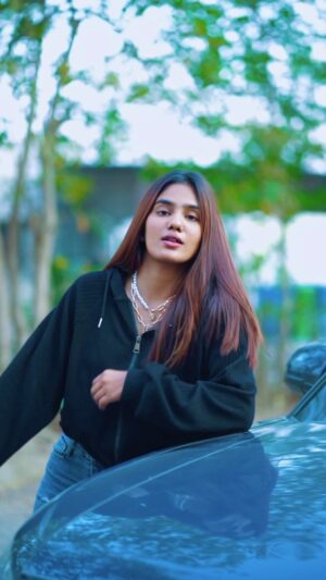 Sharon Gaikwad Instagram - Acche bure din 🥂
.
.
@_mehulphotography_ 
.
.
.
#trendingreels