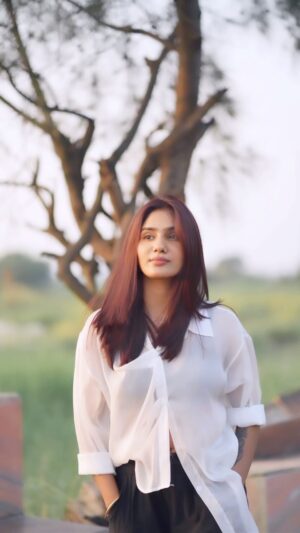 Sharon Gaikwad Instagram - Dhoka tha magar Accha bohot tha 💔
.
🎥 @_mehulphotography_ 
.
#trendingreels
